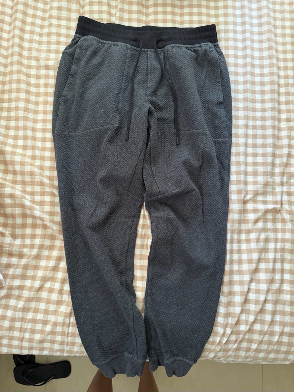 lululemon athletica Men's Charcoal Black Textured Joggers